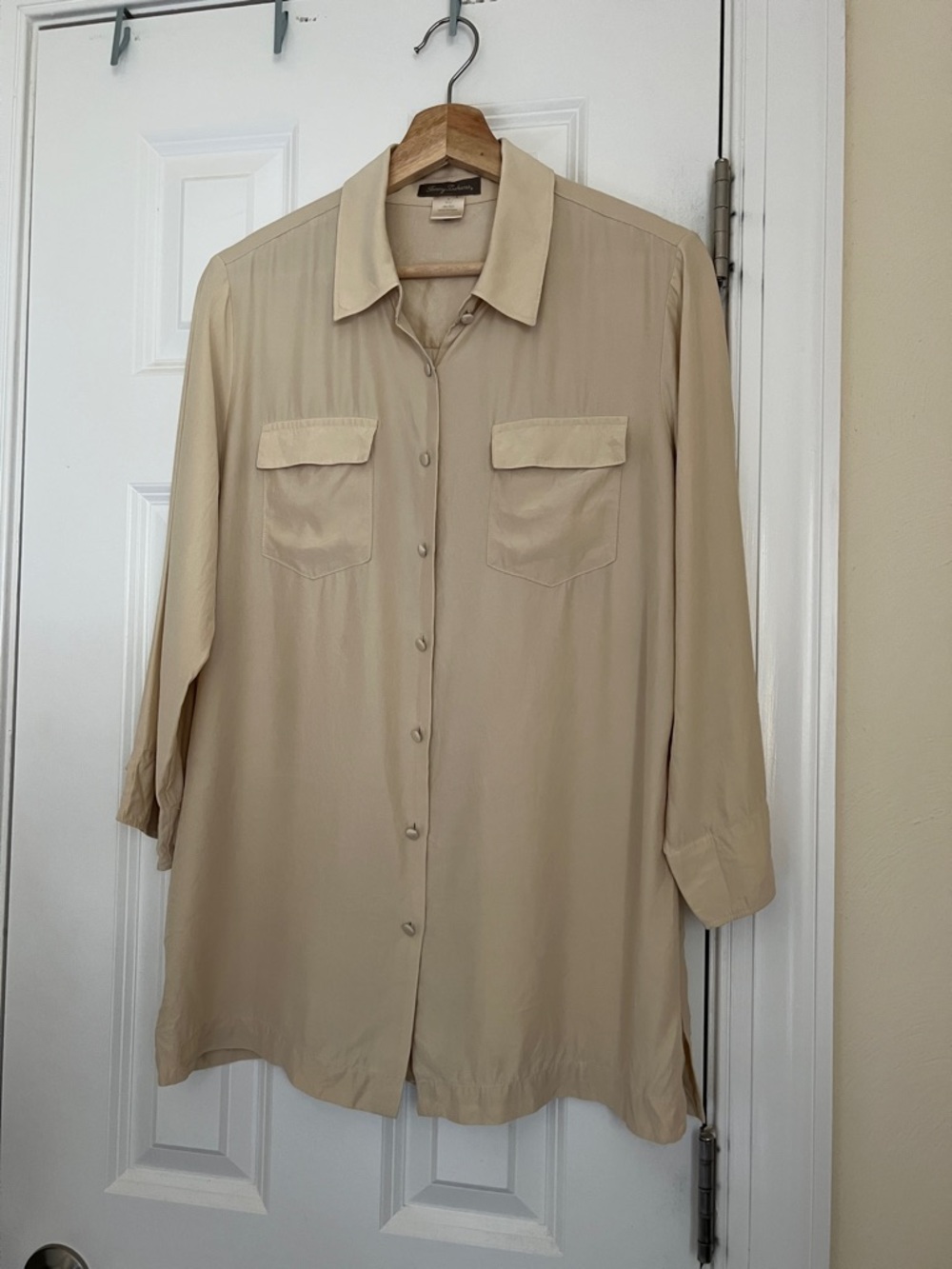 Tommy Bahama 100% Silk Beige Long-Sleeve Button Front Shirt